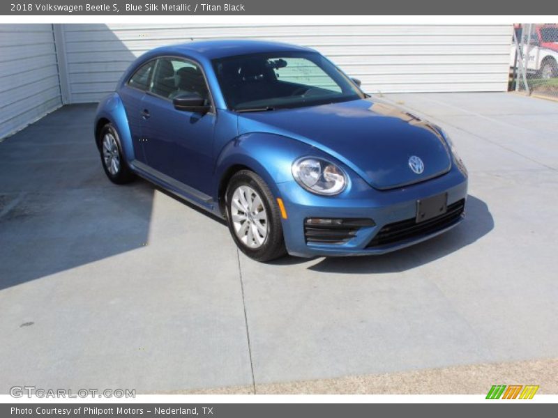 Blue Silk Metallic / Titan Black 2018 Volkswagen Beetle S