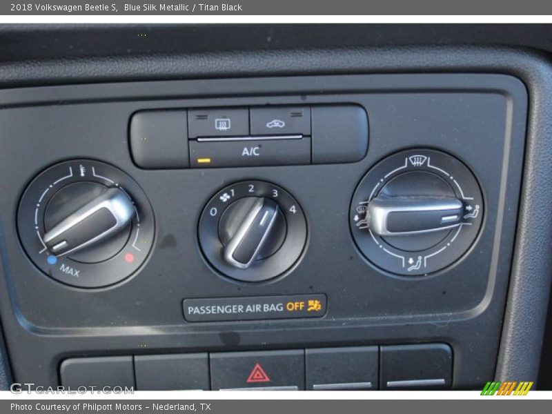 Blue Silk Metallic / Titan Black 2018 Volkswagen Beetle S