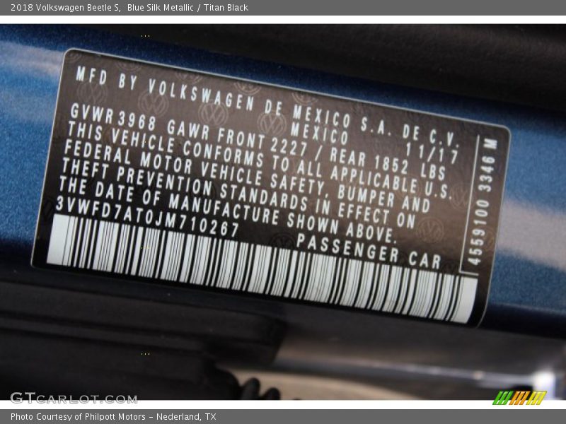 Blue Silk Metallic / Titan Black 2018 Volkswagen Beetle S