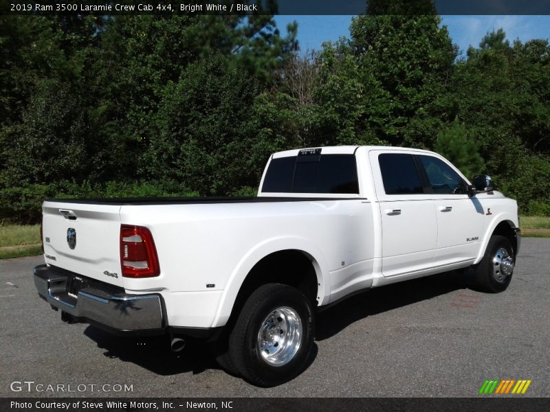 Bright White / Black 2019 Ram 3500 Laramie Crew Cab 4x4