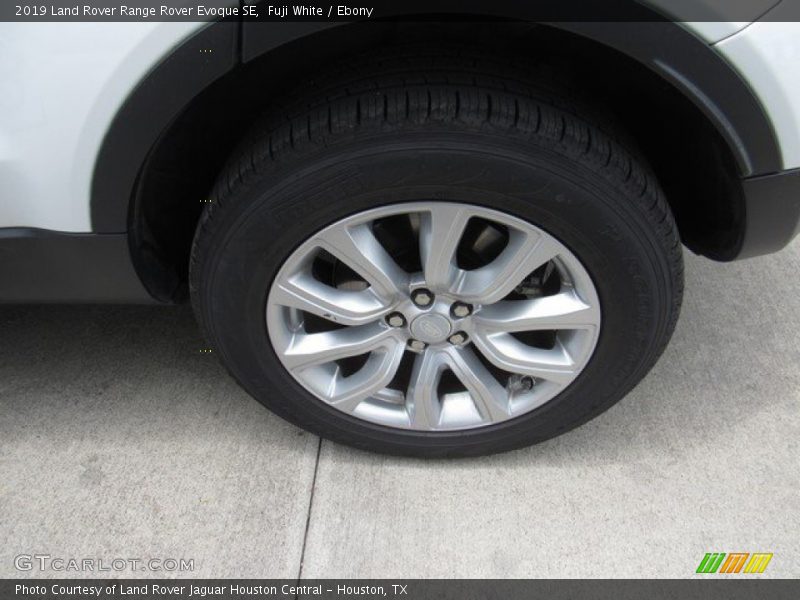 Fuji White / Ebony 2019 Land Rover Range Rover Evoque SE