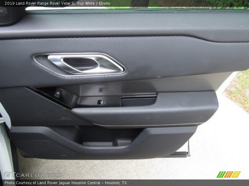 Fuji White / Ebony 2019 Land Rover Range Rover Velar S