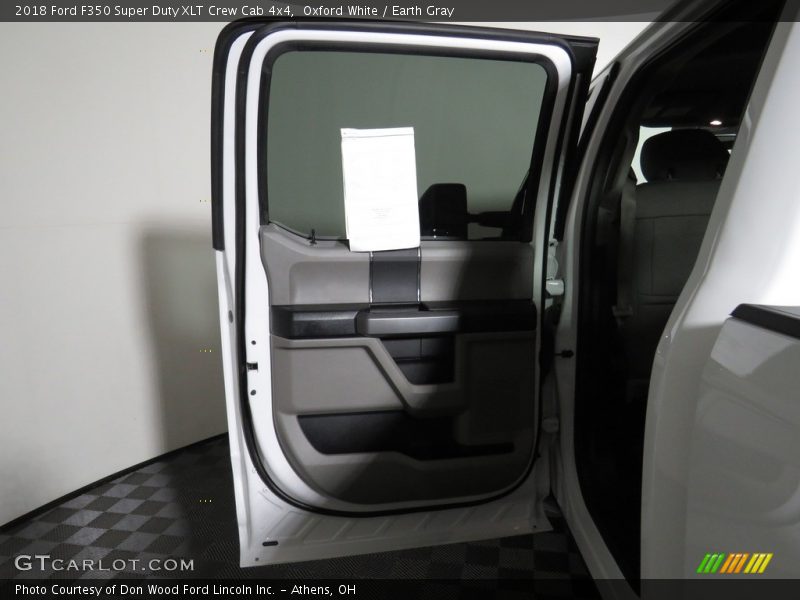 Oxford White / Earth Gray 2018 Ford F350 Super Duty XLT Crew Cab 4x4