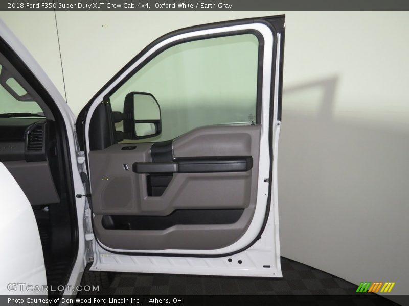 Oxford White / Earth Gray 2018 Ford F350 Super Duty XLT Crew Cab 4x4
