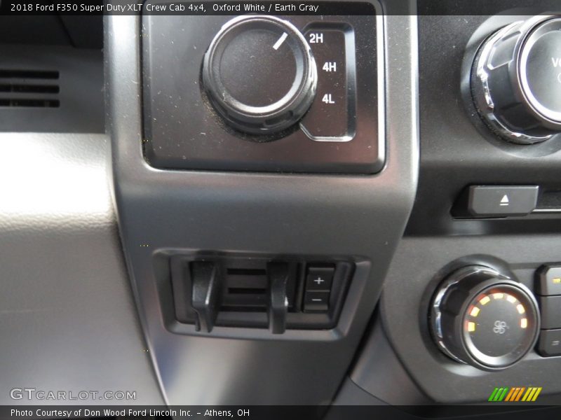Oxford White / Earth Gray 2018 Ford F350 Super Duty XLT Crew Cab 4x4
