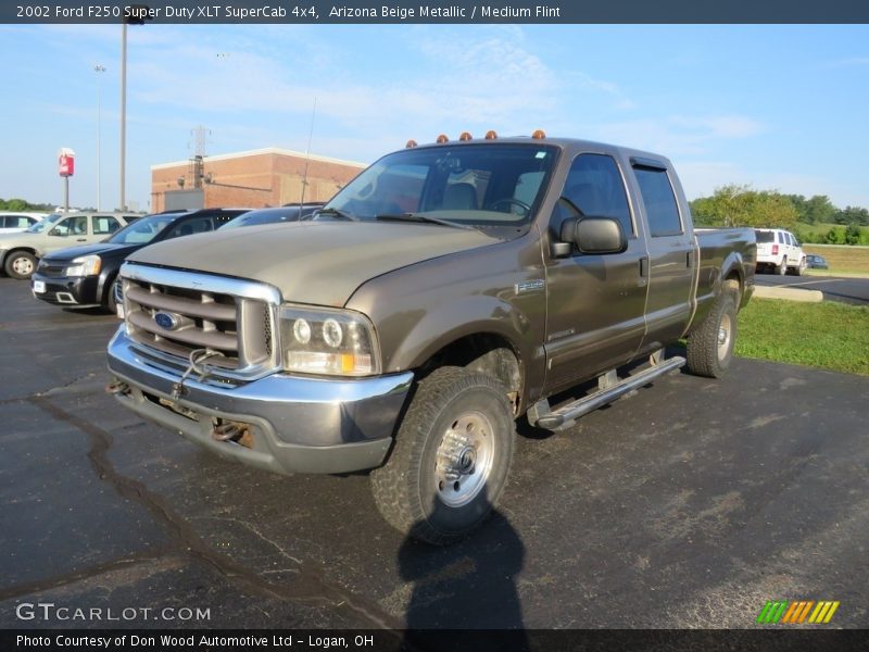 Arizona Beige Metallic / Medium Flint 2002 Ford F250 Super Duty XLT SuperCab 4x4