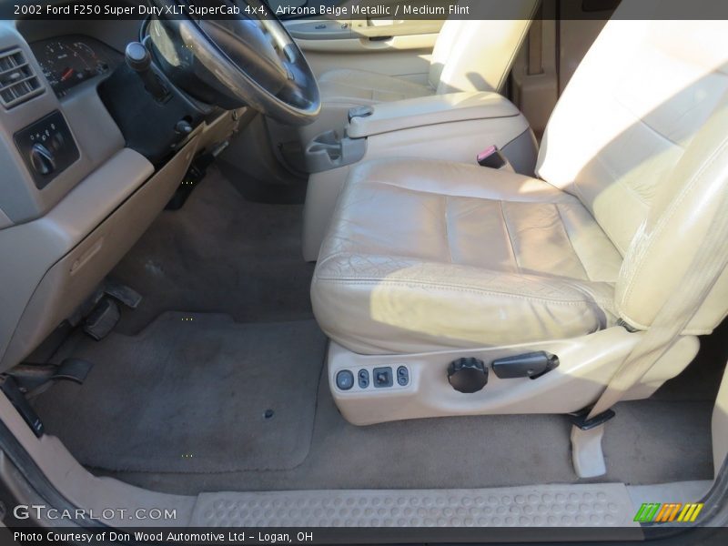 Arizona Beige Metallic / Medium Flint 2002 Ford F250 Super Duty XLT SuperCab 4x4