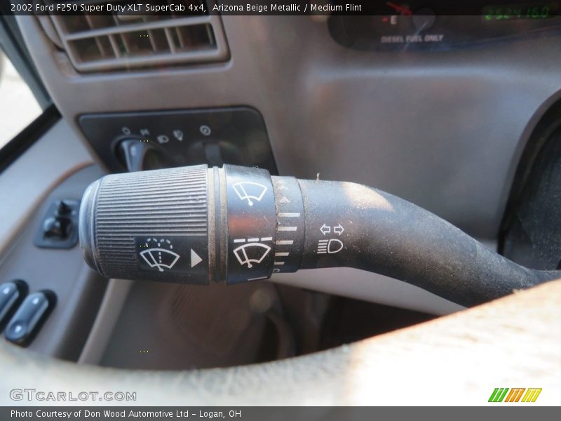 Arizona Beige Metallic / Medium Flint 2002 Ford F250 Super Duty XLT SuperCab 4x4