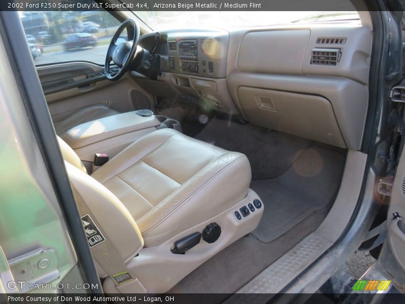 Arizona Beige Metallic / Medium Flint 2002 Ford F250 Super Duty XLT SuperCab 4x4