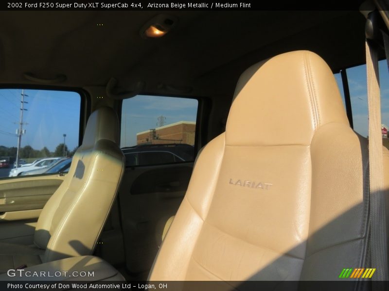 Arizona Beige Metallic / Medium Flint 2002 Ford F250 Super Duty XLT SuperCab 4x4