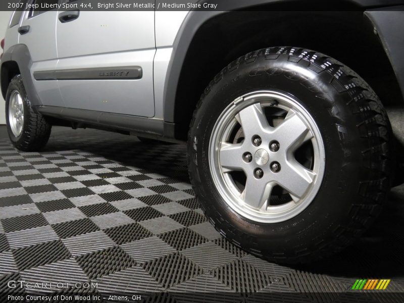 Bright Silver Metallic / Medium Slate Gray 2007 Jeep Liberty Sport 4x4
