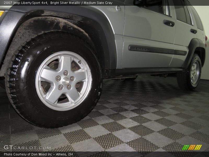 Bright Silver Metallic / Medium Slate Gray 2007 Jeep Liberty Sport 4x4