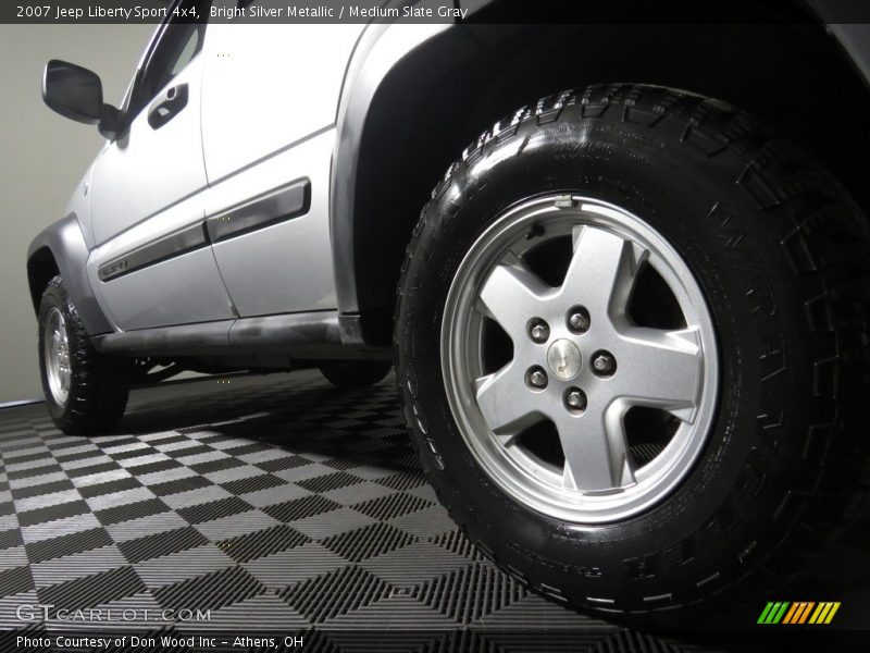 Bright Silver Metallic / Medium Slate Gray 2007 Jeep Liberty Sport 4x4