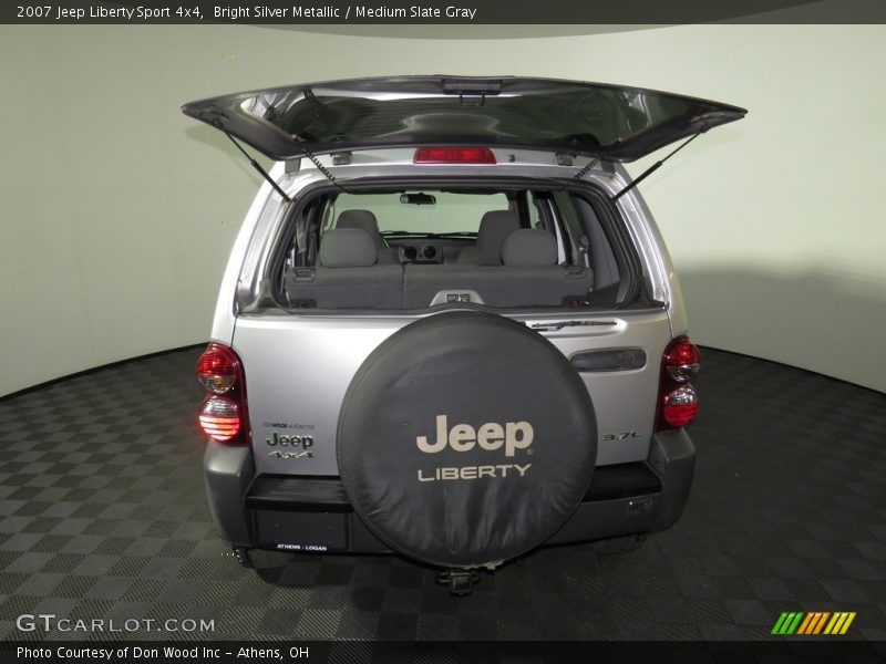 Bright Silver Metallic / Medium Slate Gray 2007 Jeep Liberty Sport 4x4