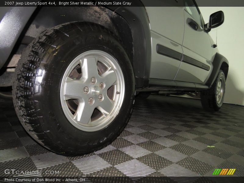 Bright Silver Metallic / Medium Slate Gray 2007 Jeep Liberty Sport 4x4