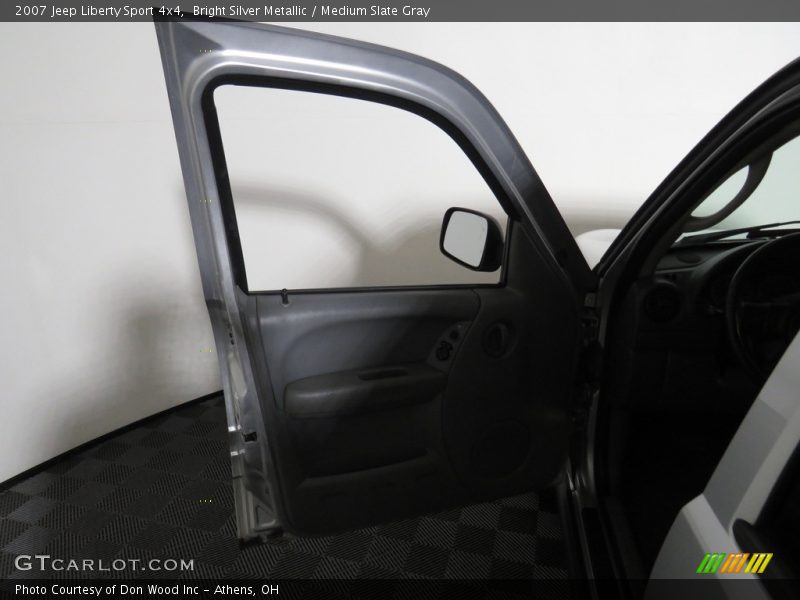 Bright Silver Metallic / Medium Slate Gray 2007 Jeep Liberty Sport 4x4