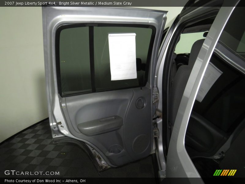 Bright Silver Metallic / Medium Slate Gray 2007 Jeep Liberty Sport 4x4
