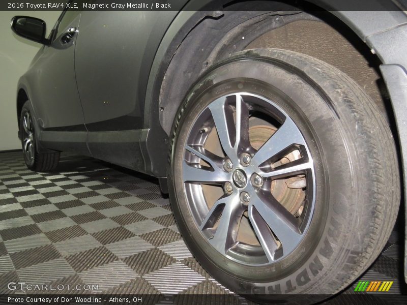 Magnetic Gray Metallic / Black 2016 Toyota RAV4 XLE