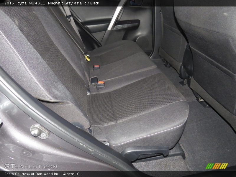 Magnetic Gray Metallic / Black 2016 Toyota RAV4 XLE