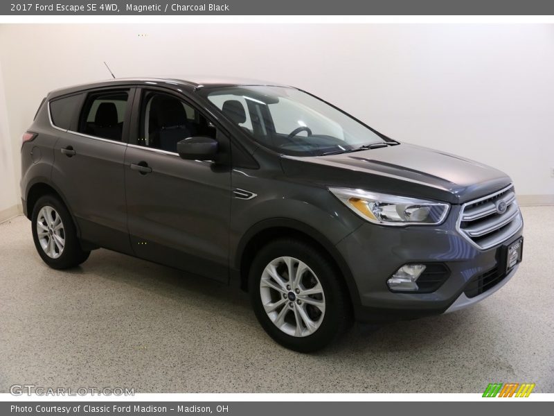 Magnetic / Charcoal Black 2017 Ford Escape SE 4WD
