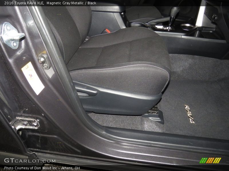Magnetic Gray Metallic / Black 2016 Toyota RAV4 XLE