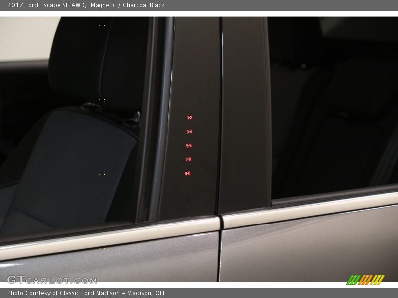 Magnetic / Charcoal Black 2017 Ford Escape SE 4WD
