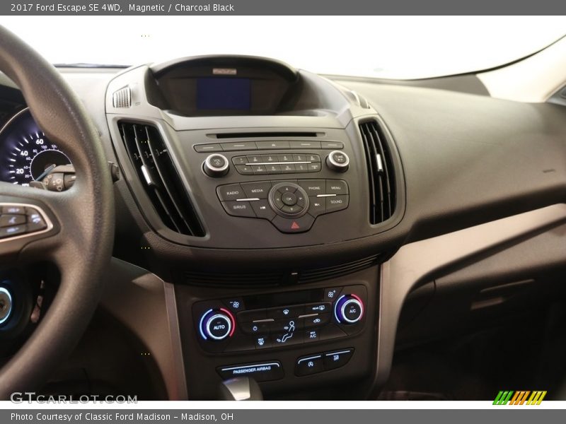 Magnetic / Charcoal Black 2017 Ford Escape SE 4WD