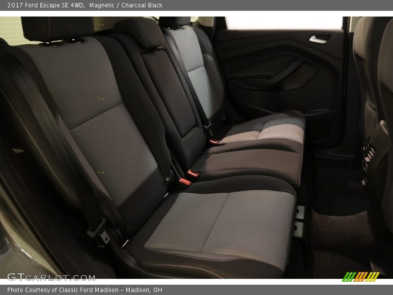 Magnetic / Charcoal Black 2017 Ford Escape SE 4WD