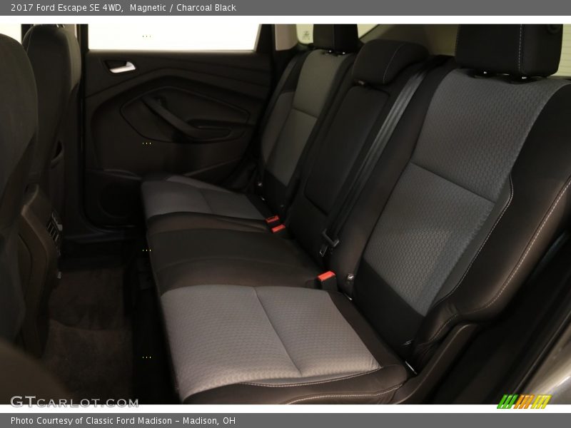 Magnetic / Charcoal Black 2017 Ford Escape SE 4WD