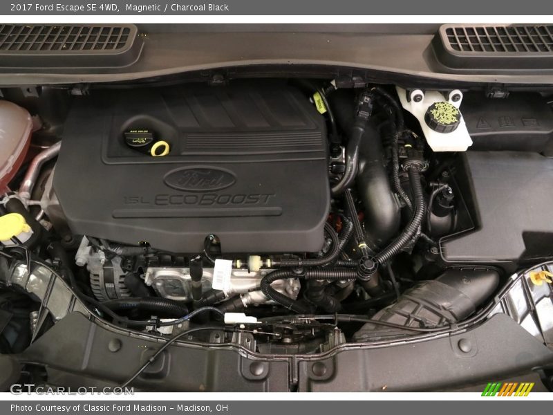 Magnetic / Charcoal Black 2017 Ford Escape SE 4WD