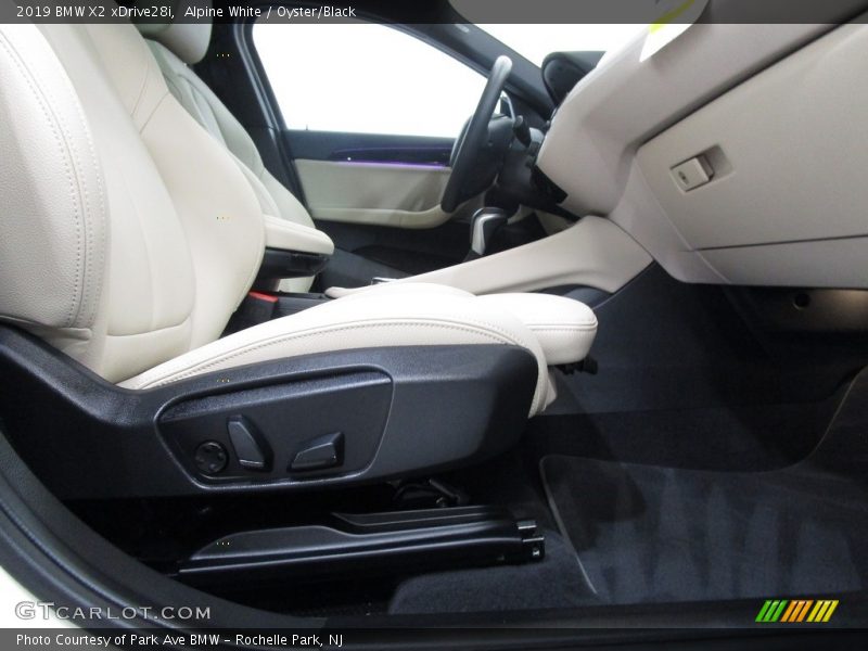Alpine White / Oyster/Black 2019 BMW X2 xDrive28i