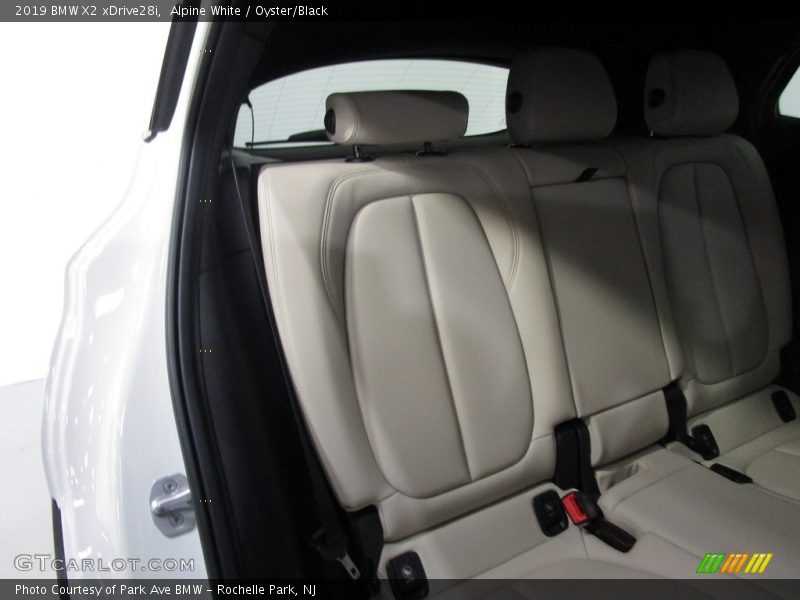 Alpine White / Oyster/Black 2019 BMW X2 xDrive28i