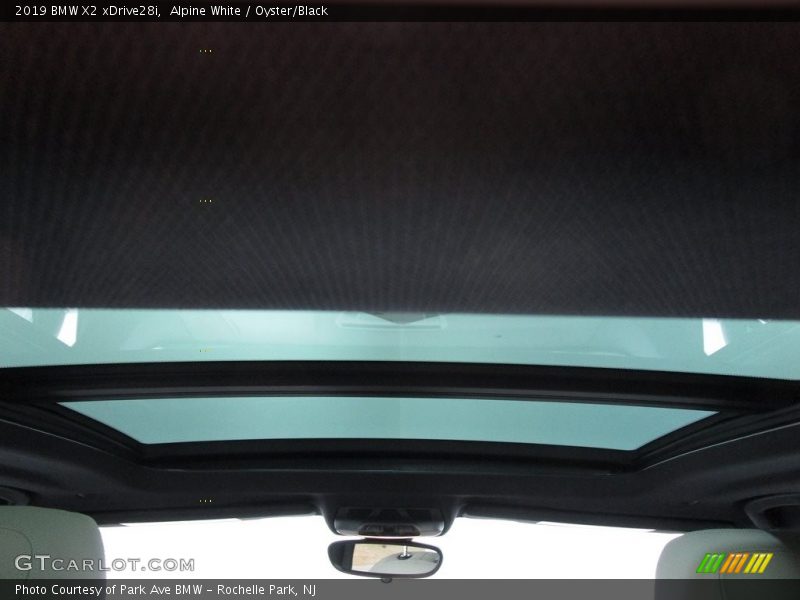 Alpine White / Oyster/Black 2019 BMW X2 xDrive28i