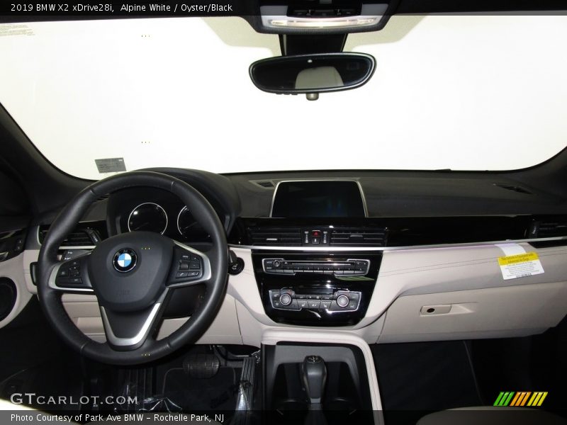 Alpine White / Oyster/Black 2019 BMW X2 xDrive28i