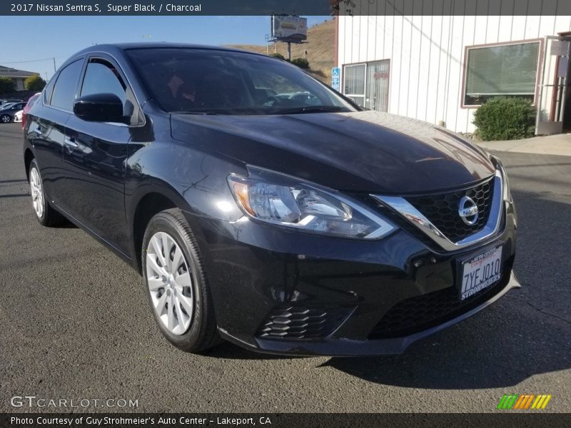 Super Black / Charcoal 2017 Nissan Sentra S