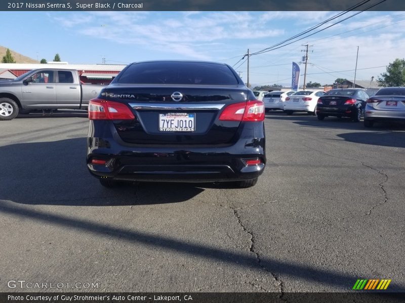 Super Black / Charcoal 2017 Nissan Sentra S
