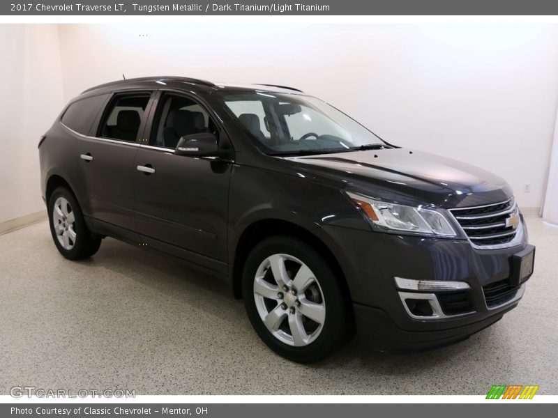 Tungsten Metallic / Dark Titanium/Light Titanium 2017 Chevrolet Traverse LT