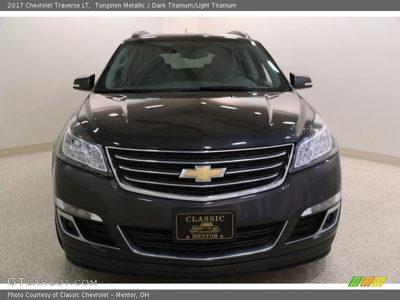 Tungsten Metallic / Dark Titanium/Light Titanium 2017 Chevrolet Traverse LT