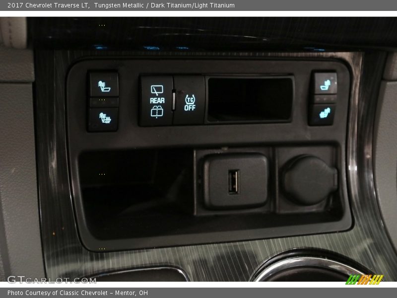 Tungsten Metallic / Dark Titanium/Light Titanium 2017 Chevrolet Traverse LT