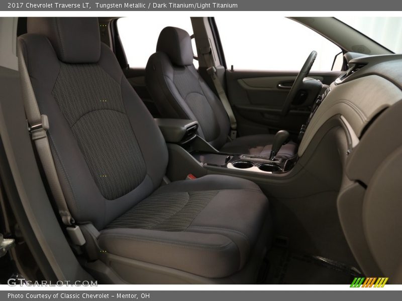 Tungsten Metallic / Dark Titanium/Light Titanium 2017 Chevrolet Traverse LT
