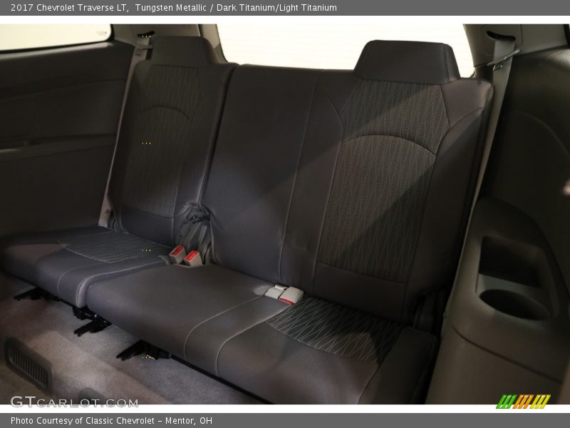 Tungsten Metallic / Dark Titanium/Light Titanium 2017 Chevrolet Traverse LT