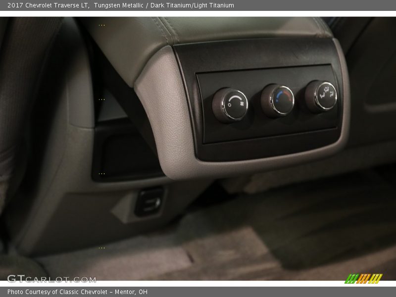 Tungsten Metallic / Dark Titanium/Light Titanium 2017 Chevrolet Traverse LT