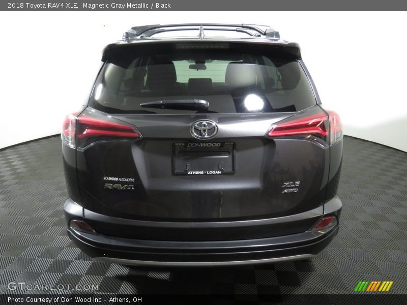 Magnetic Gray Metallic / Black 2018 Toyota RAV4 XLE