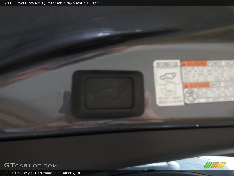 Magnetic Gray Metallic / Black 2018 Toyota RAV4 XLE
