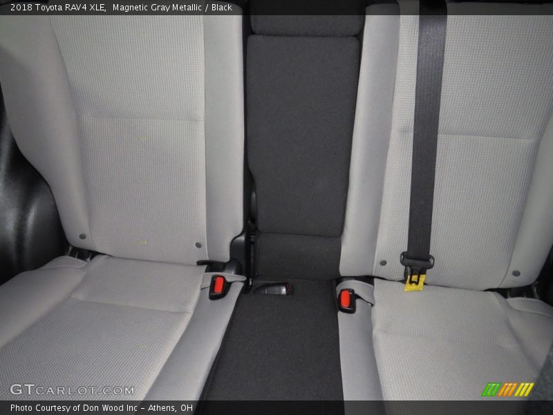 Magnetic Gray Metallic / Black 2018 Toyota RAV4 XLE