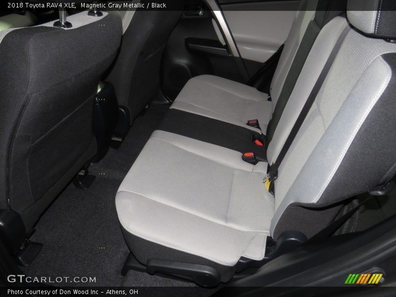 Magnetic Gray Metallic / Black 2018 Toyota RAV4 XLE