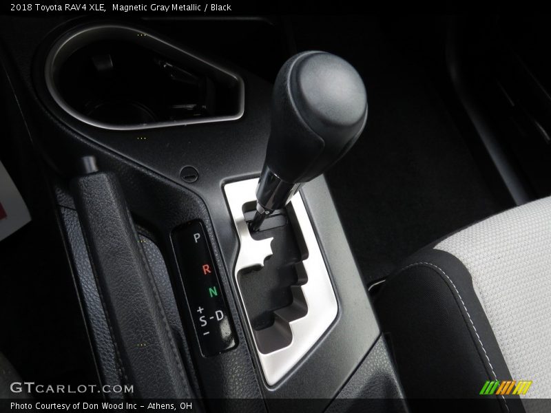 Magnetic Gray Metallic / Black 2018 Toyota RAV4 XLE