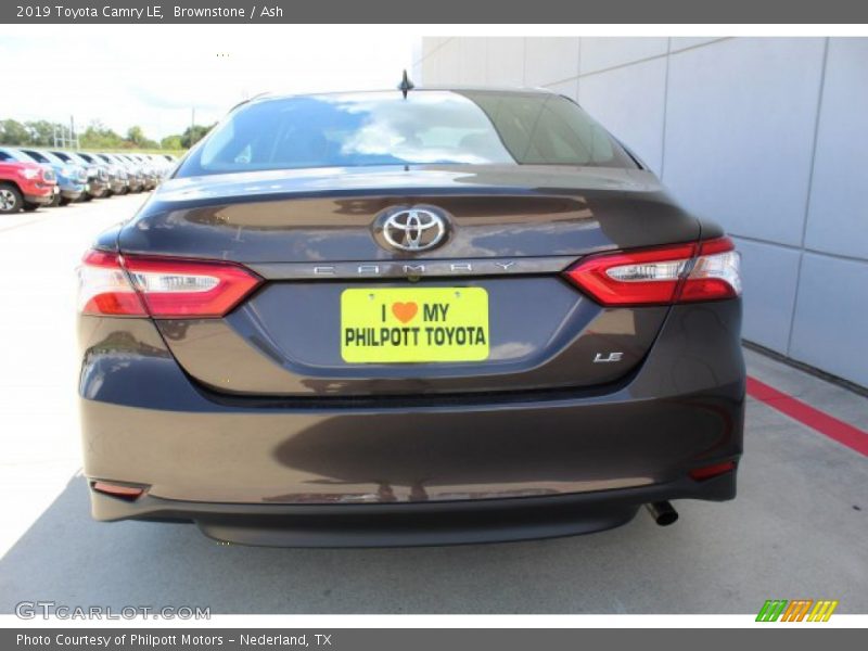 Brownstone / Ash 2019 Toyota Camry LE