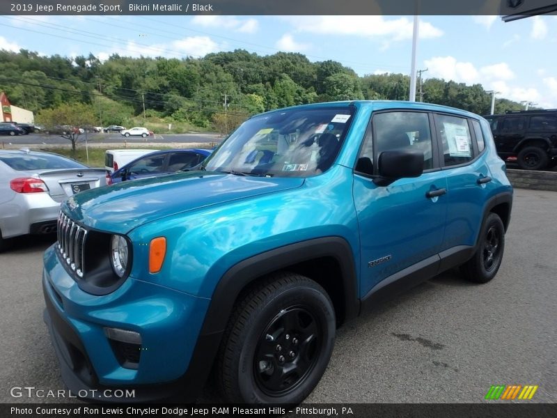 Front 3/4 View of 2019 Renegade Sport