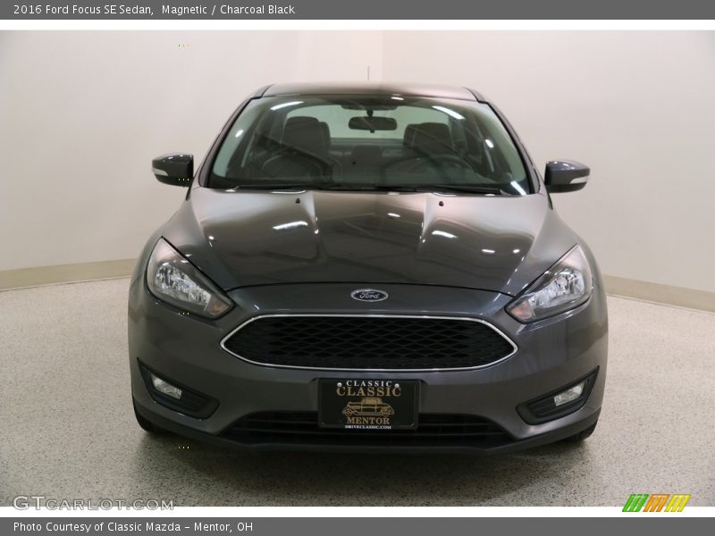 Magnetic / Charcoal Black 2016 Ford Focus SE Sedan